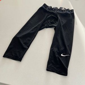 Nike Pro 3/4 Tights - EUC - Medium